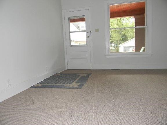5th image of 219 E Polk St