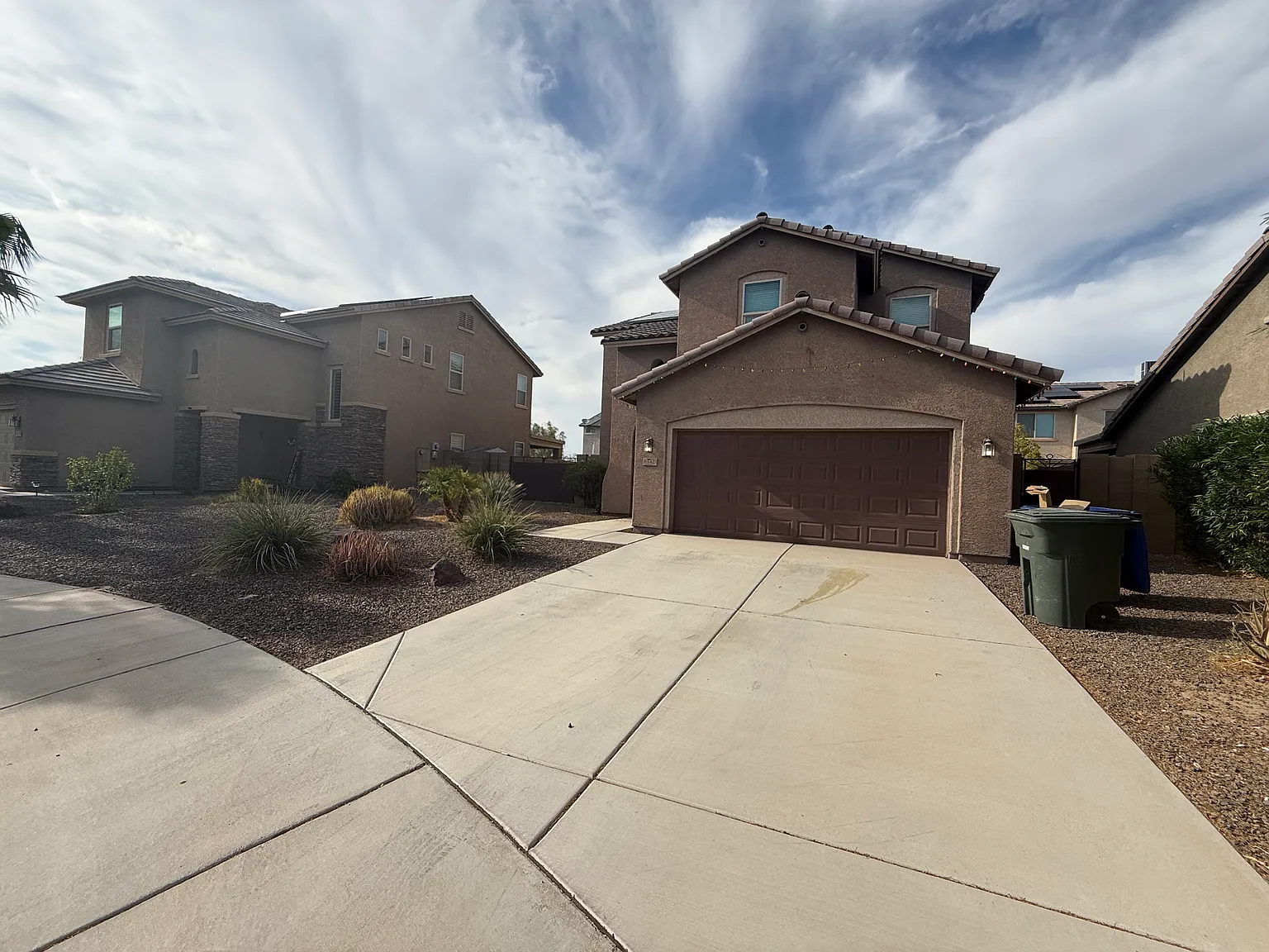 4 bed, 2311 sqft, $2,000 — Photo 2
