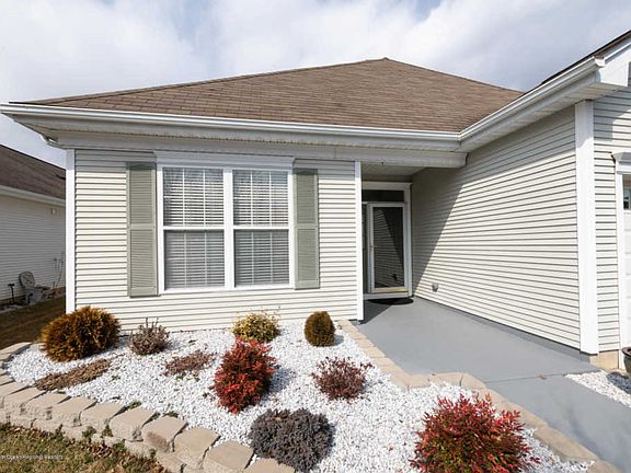 3rd image of 15 Greenways Ln