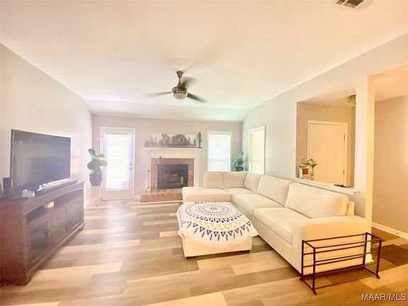 2nd image of 6021 Vineyard Ln