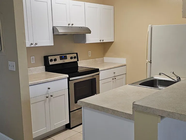1605 Meadows Cir W #1605 — Photo 7