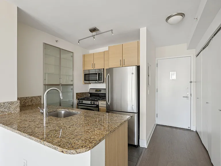 125 W 31st St #27D — Photo 28