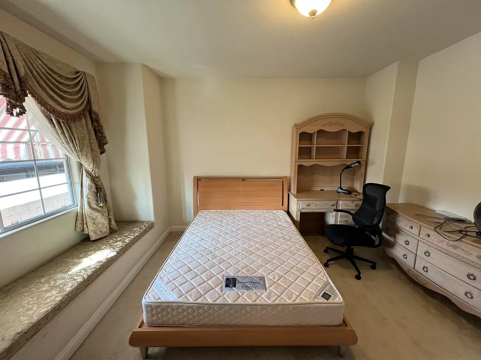 3 bed, 2150 sqft, $1,200 — Photo 3