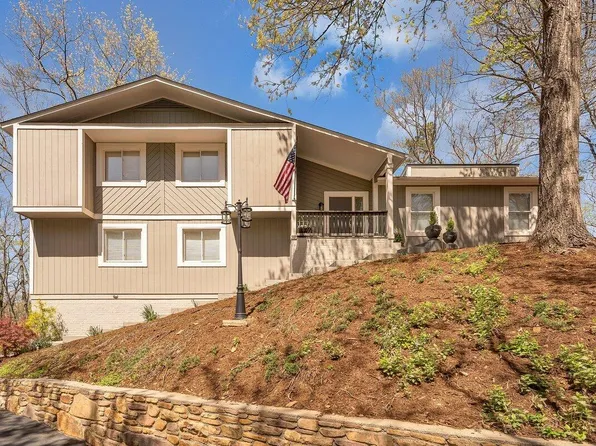 5936 Lakemont Dr, Roanoke, VA 24018