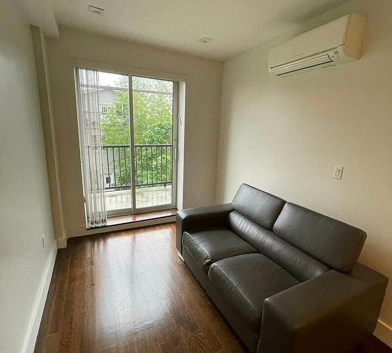 1st image of 211 Spencer St #D4