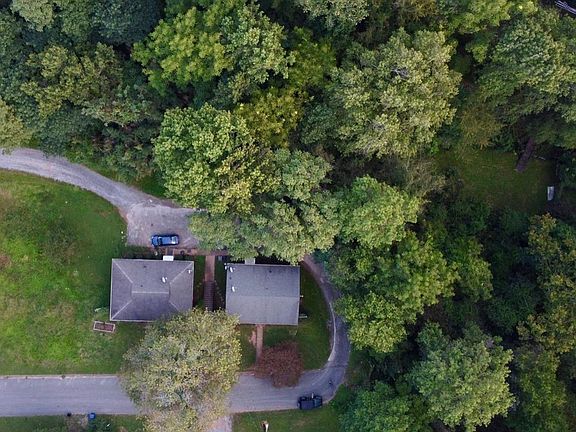 2nd image of 404 Westmoreland Pl #A & B