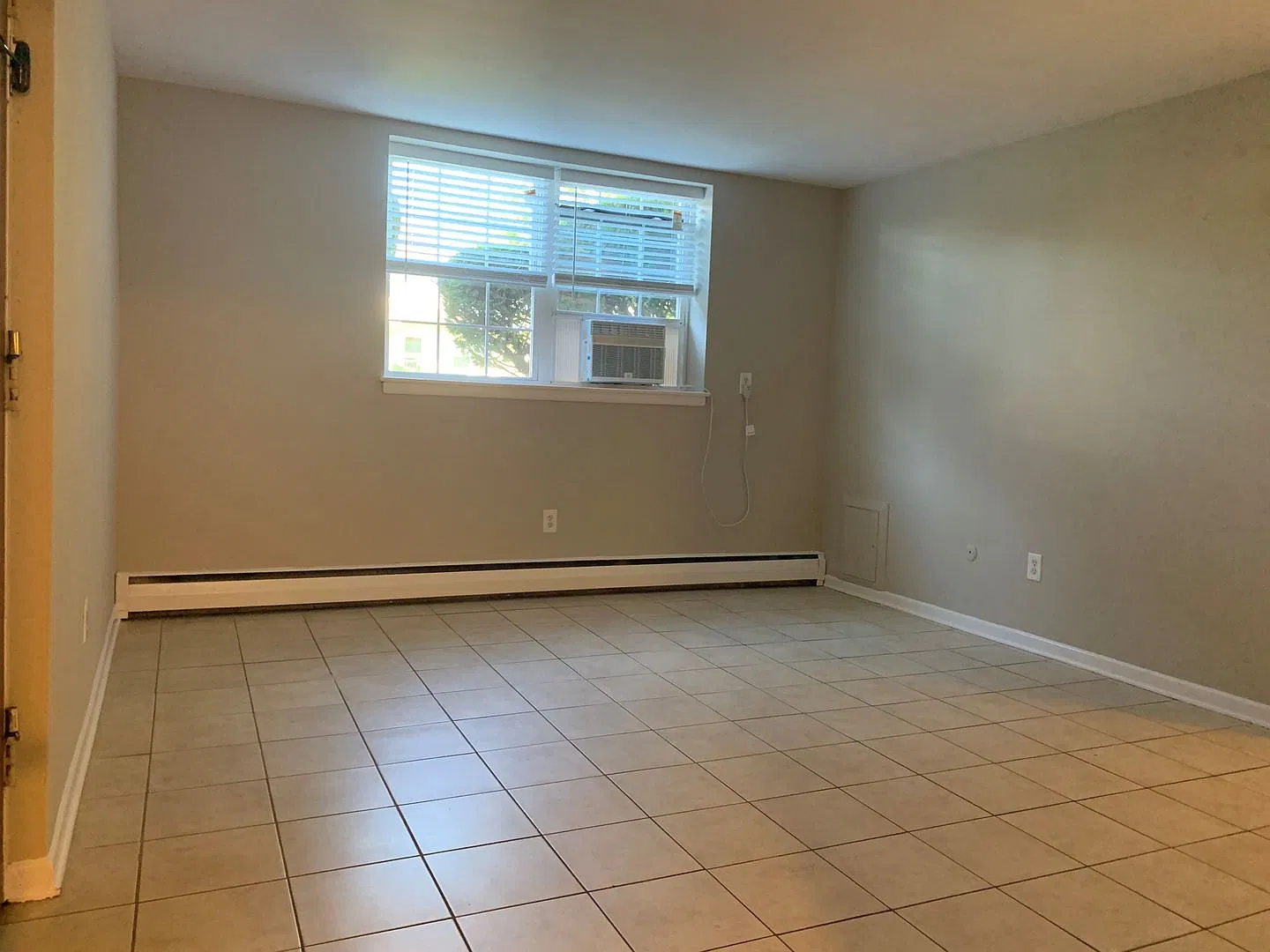 303 Plainfield Avenue Llc -Fox & Foxx Gardens At Edison — Photo 4