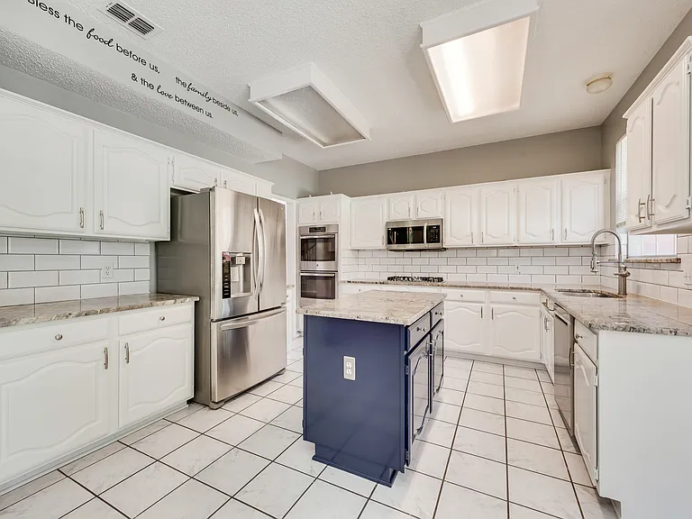 2912 Shadow Oak Ct — Photo 10