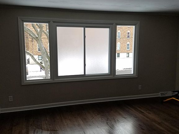 3rd image of 408 Stolp Ave