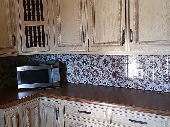 1ST FLOOR KITCHEN