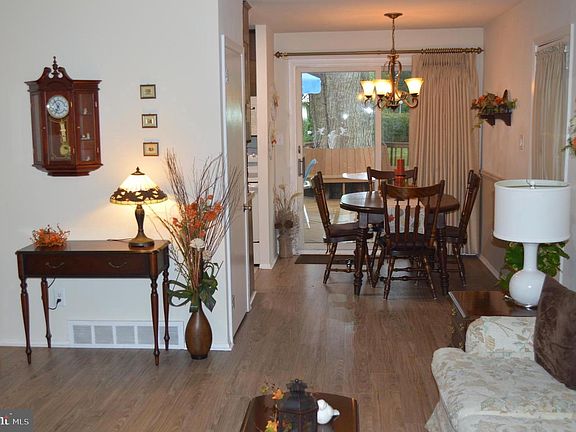 3rd image of 4706 Hurford Pl