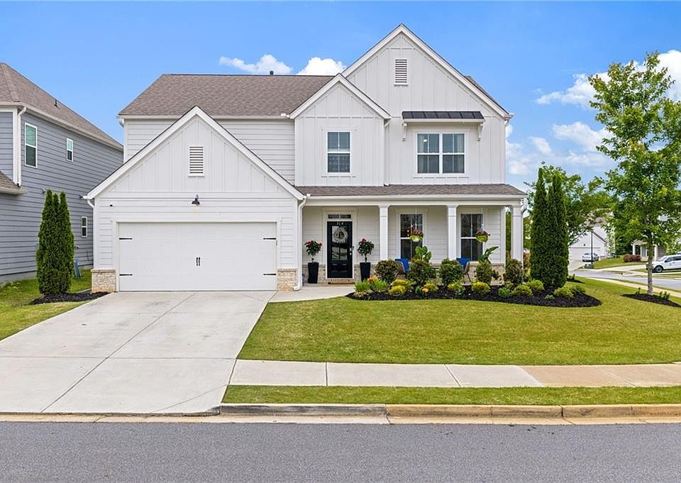 1st image of 304 Ellenton Pl