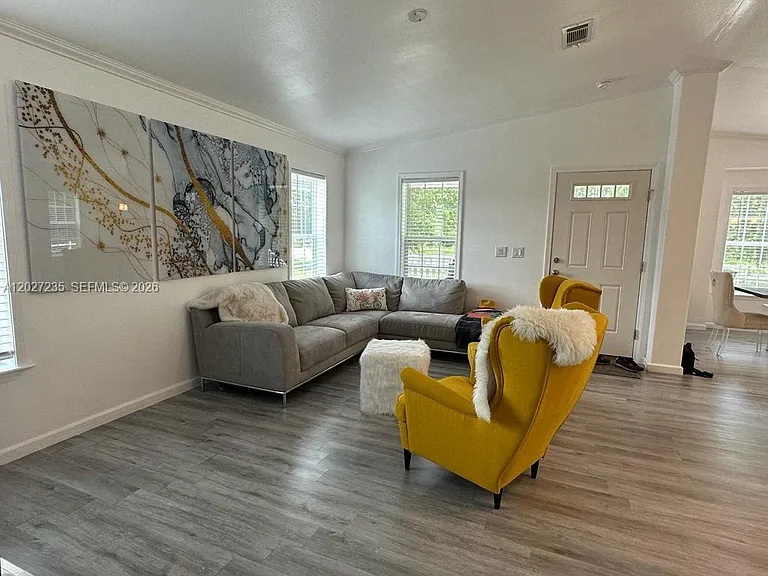 725 N Willow St — Photo 12