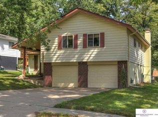 13924 Y Cir, Omaha, NE 68137