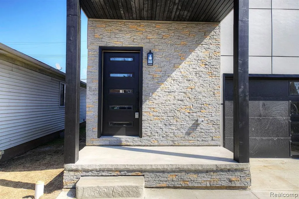 3 bed, 2.5 bath, 1450 sqft, $2,800 — Photo 2