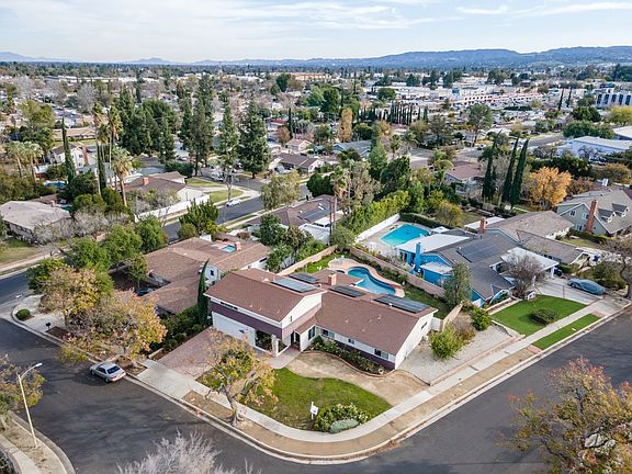 3rd image of 22110 Napa St