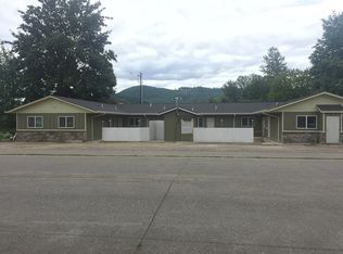 906 Front Ave SW APT C, Castle Rock, WA 98611