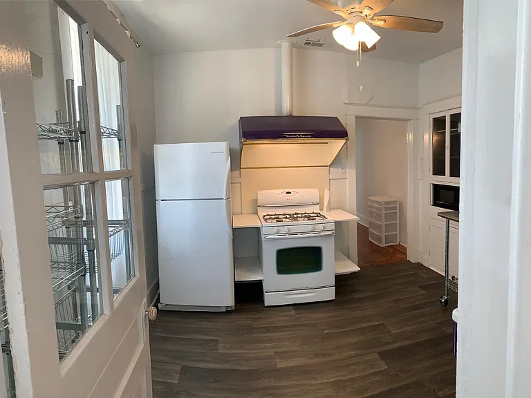8601 S Claiborne Ave — Photo 9