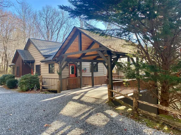 40 Ivy Court, Sapphire, NC 28774