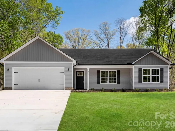 872 Roxboro Dr, Mount Gilead, NC 27306