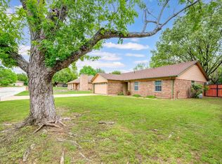 2713 Cardinal Dr, Grapevine, TX 76051