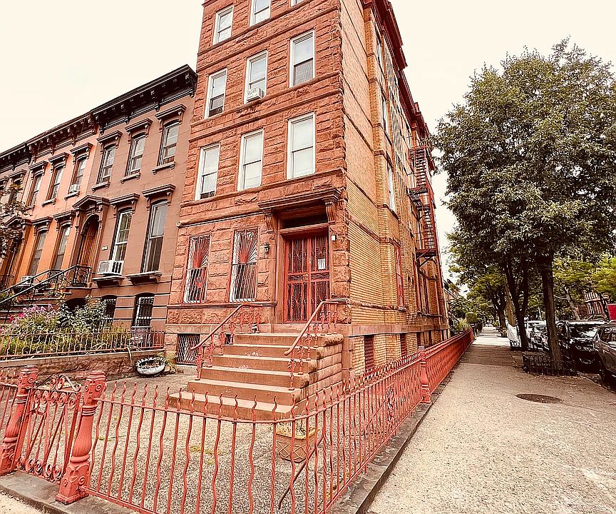 2nd image of 391 Lewis Ave