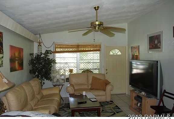 4th image of 640 Magnolia Ave