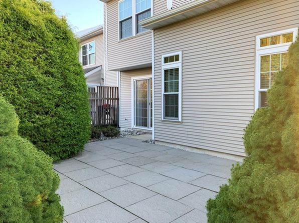 15 Ebony Ct, Newtown, PA 18940