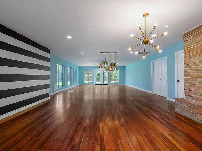 121 W Orchid Ln — Photo 5
