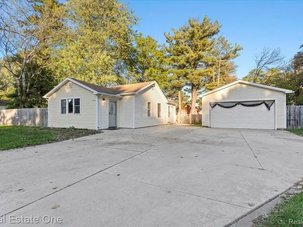16365 Farnum St, Romulus, MI 48174