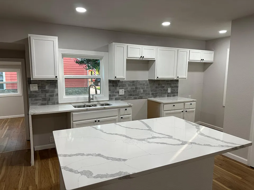 1008 Commerce Dr