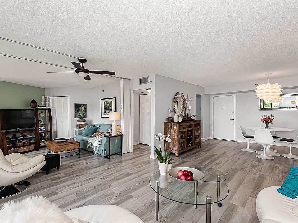 1st image of 1000 Saint Charles Place #722