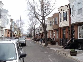 2nd image of 2038 Mercy St
