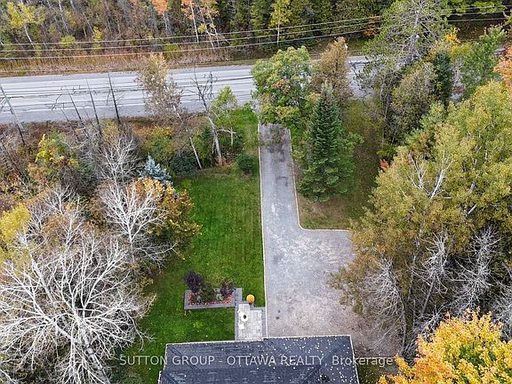 2nd image of 2954 Richardson Side Rd