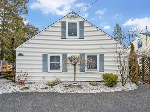 175 Park Boulevard, Massapequa Park, NY 11762