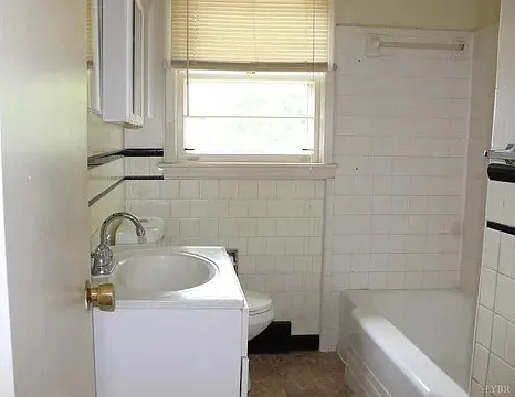 4520 Oakdale Dr — Photo 9