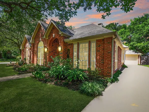 6715 Wildacre Dr, Sugar Land, TX 77479