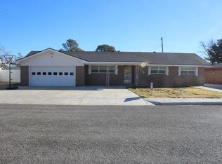 122 Northwest Dr, Hereford, TX 79045