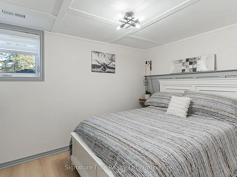 35 Cedartree Ln — Photo 12