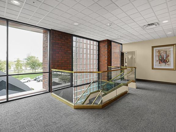 5th image of 155 W Main St APT 502