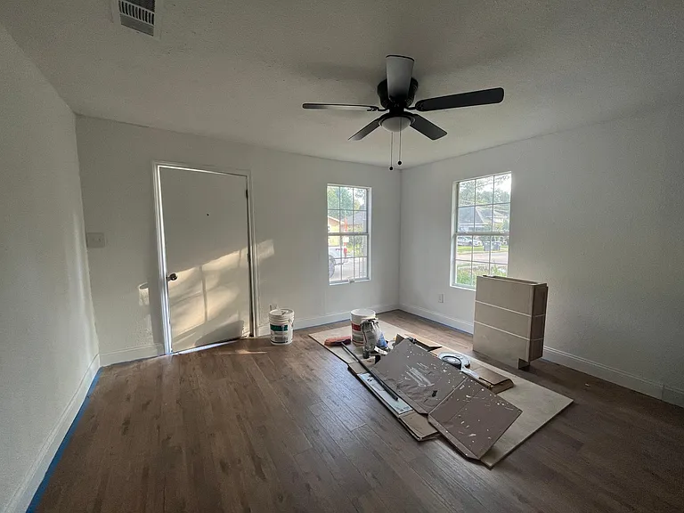 2229 Dathe St — Photo 8