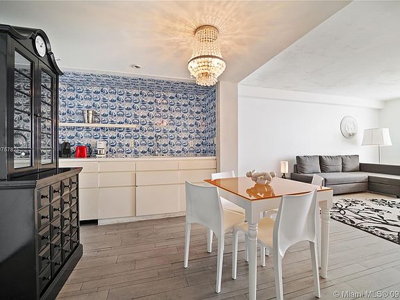 5th image of 1100 West Ave #1114