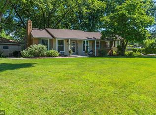 2574 Bittersweet Ln N, Maplewood, MN 55109