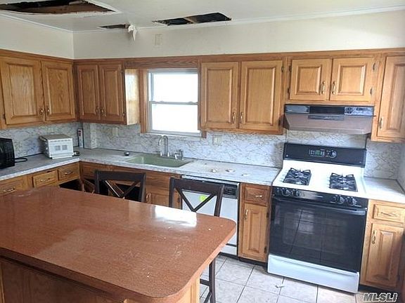 5th image of 223 N 6th Ave