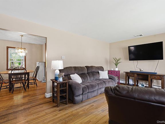 3rd image of 23 Stori Road