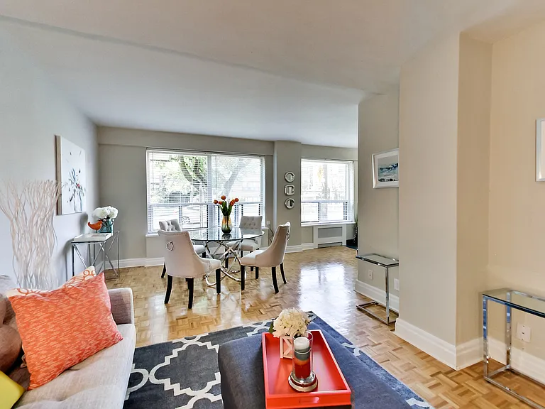 2100 Bathurst St #308 — Photo 30