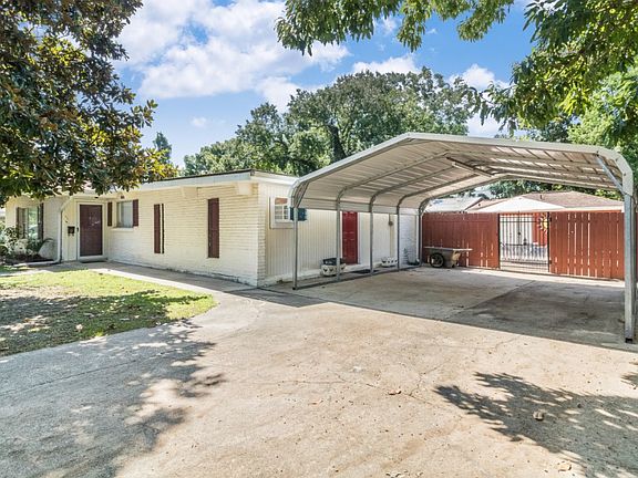 3rd image of 619 Creole Ln