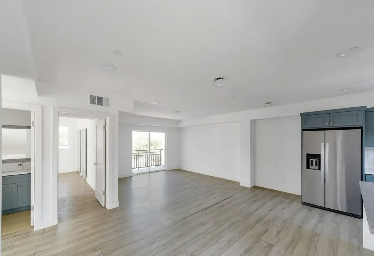 4 bed, 1783 sqft, $4,395 — Photo 4