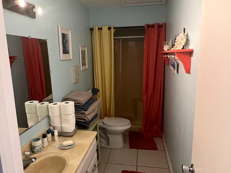 9006 Seagrape Ln — Photo 2