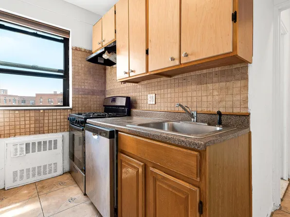 99-32 66th Road image 7 of 26